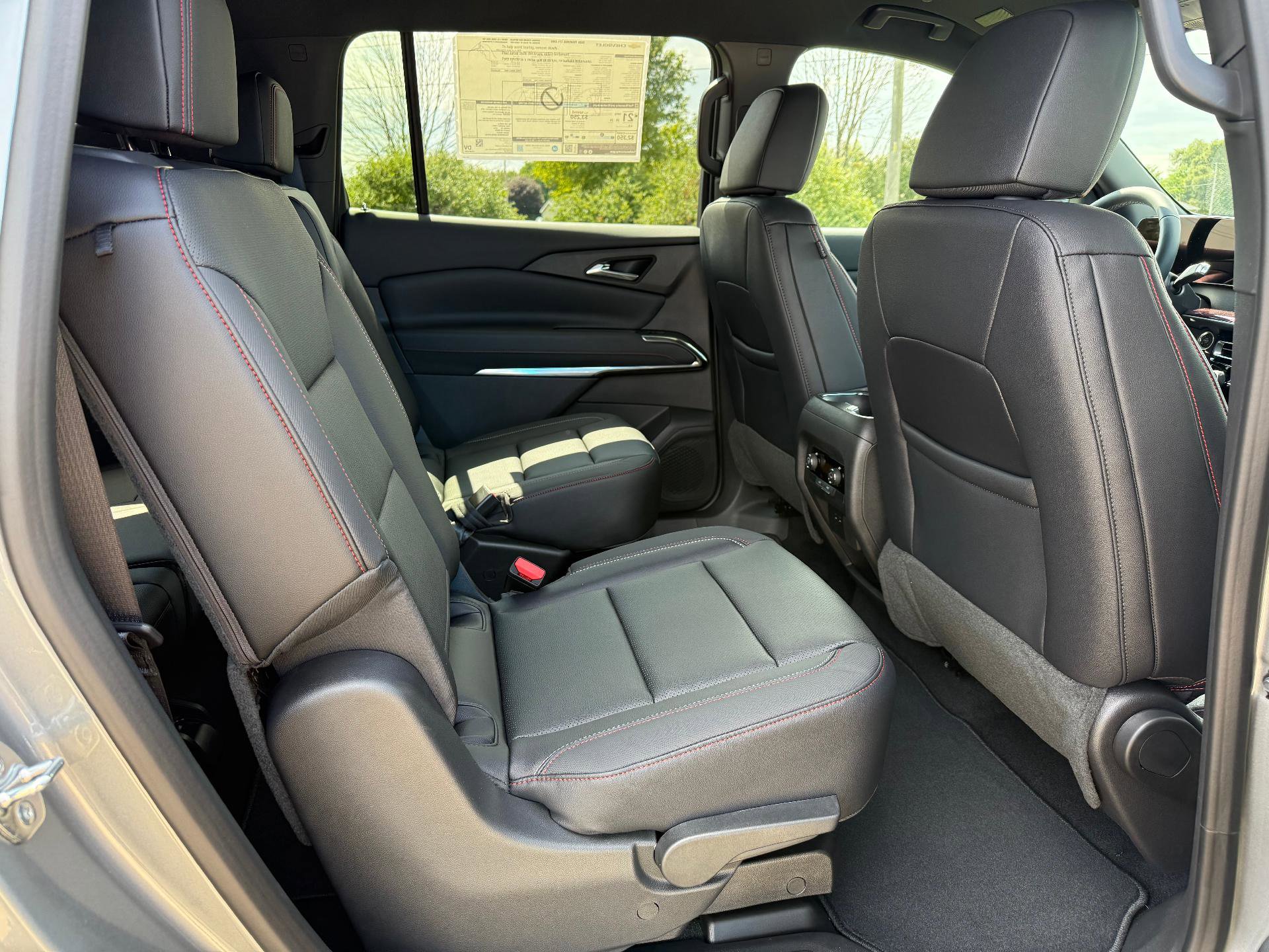New 2026 Chevrolet Traverse Z71 w/ Driver Confidence Package image 9
