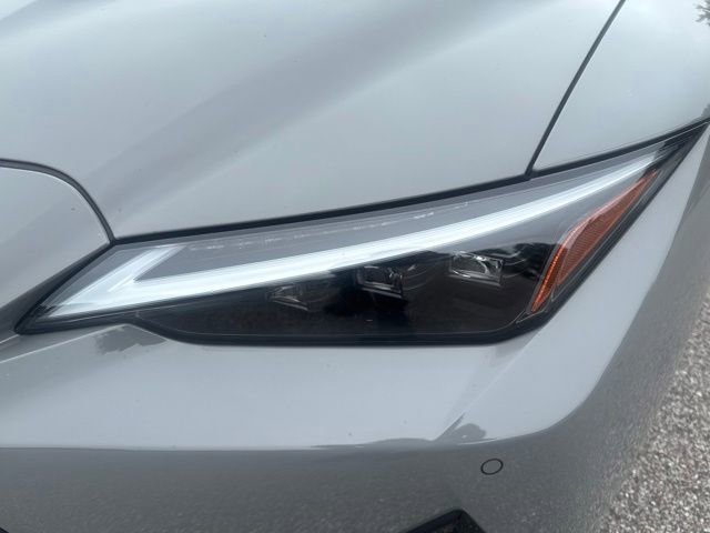 Used 2022 Lexus IS 500 w/ Accessory Package RWD image 9