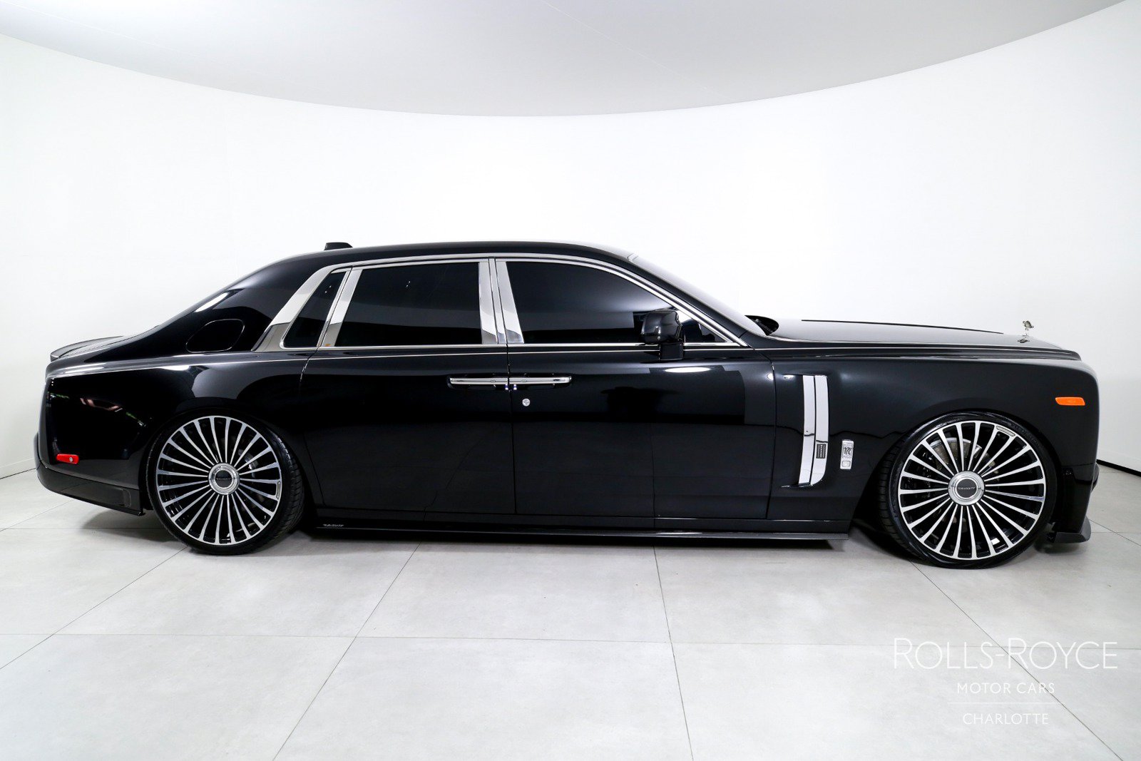 Used 2018 Rolls-Royce Phantom Sedan RWD image 10