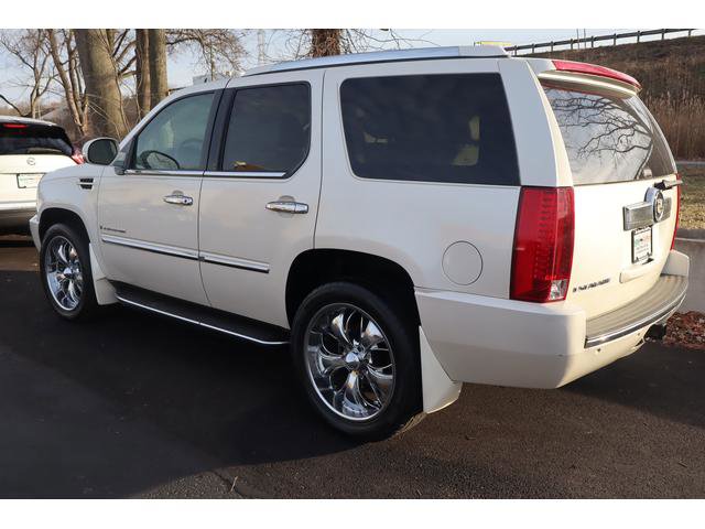 Used 2007 Cadillac Escalade AWD w/ Information Package image 6