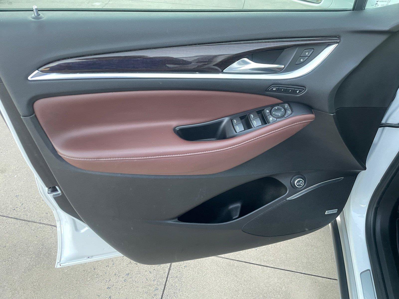 Used 2019 Buick Enclave Avenir w/ Avenir Technology Package AWD/4WD image 19