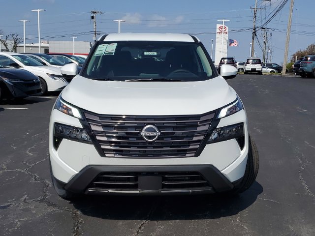New 2026 Nissan Rogue SV w/ Cold Weather Package AWD/4WD image 2