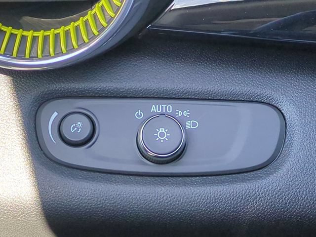 Used 2025 Chevrolet Trax ACTIV w/ Driver Confidence Package FWD image 23