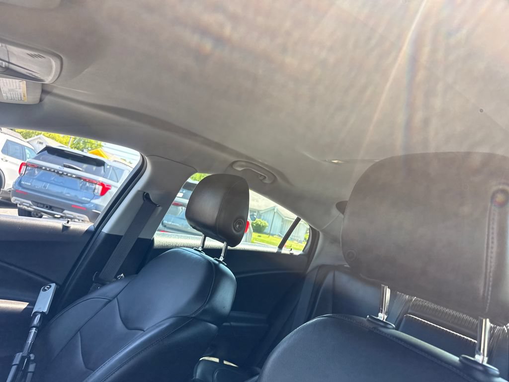Used 2017 Chevrolet Volt Premier w/ Driver Confidence Package FWD image 24
