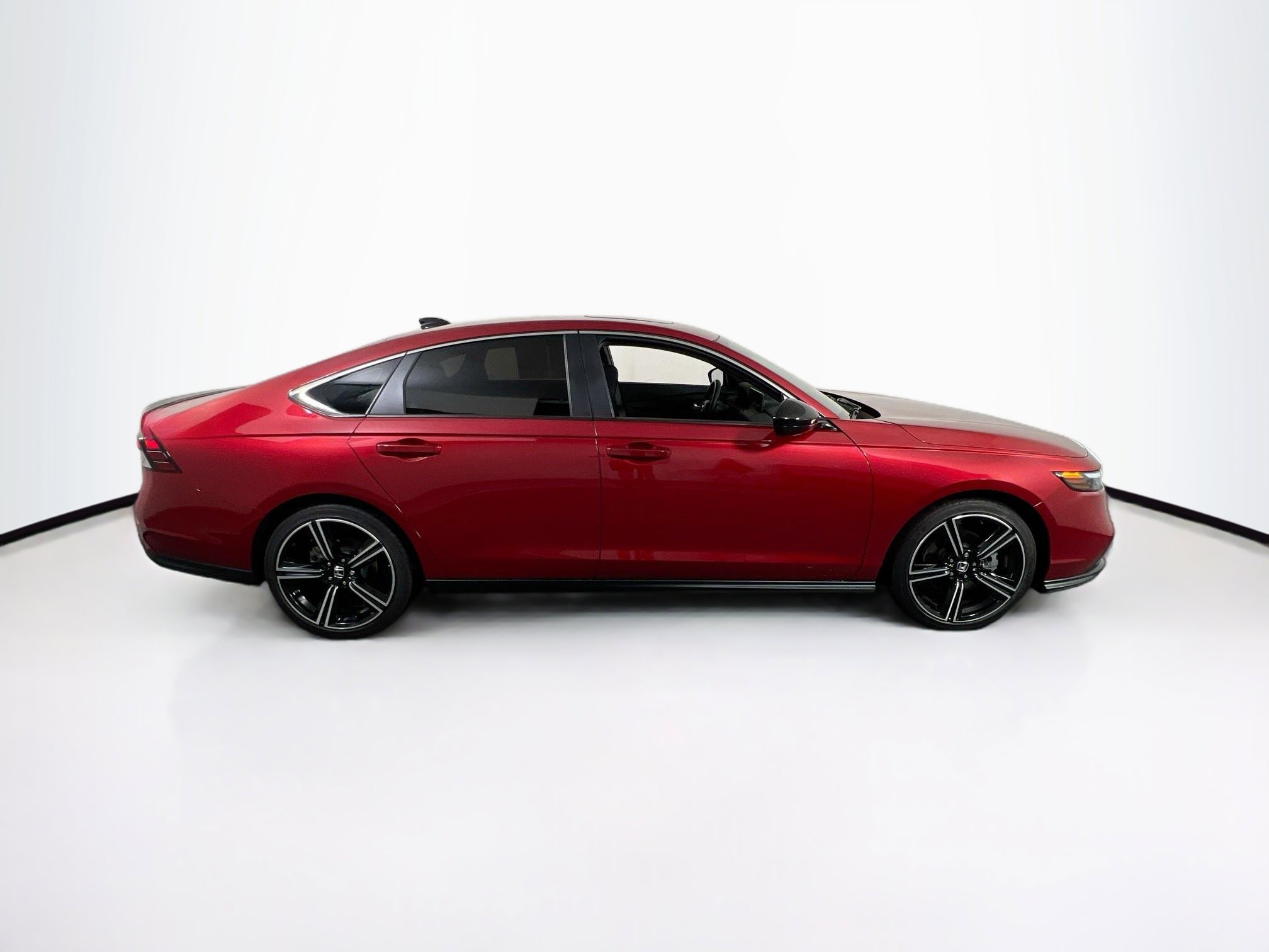 Used 2024 Honda Accord Sport image 4