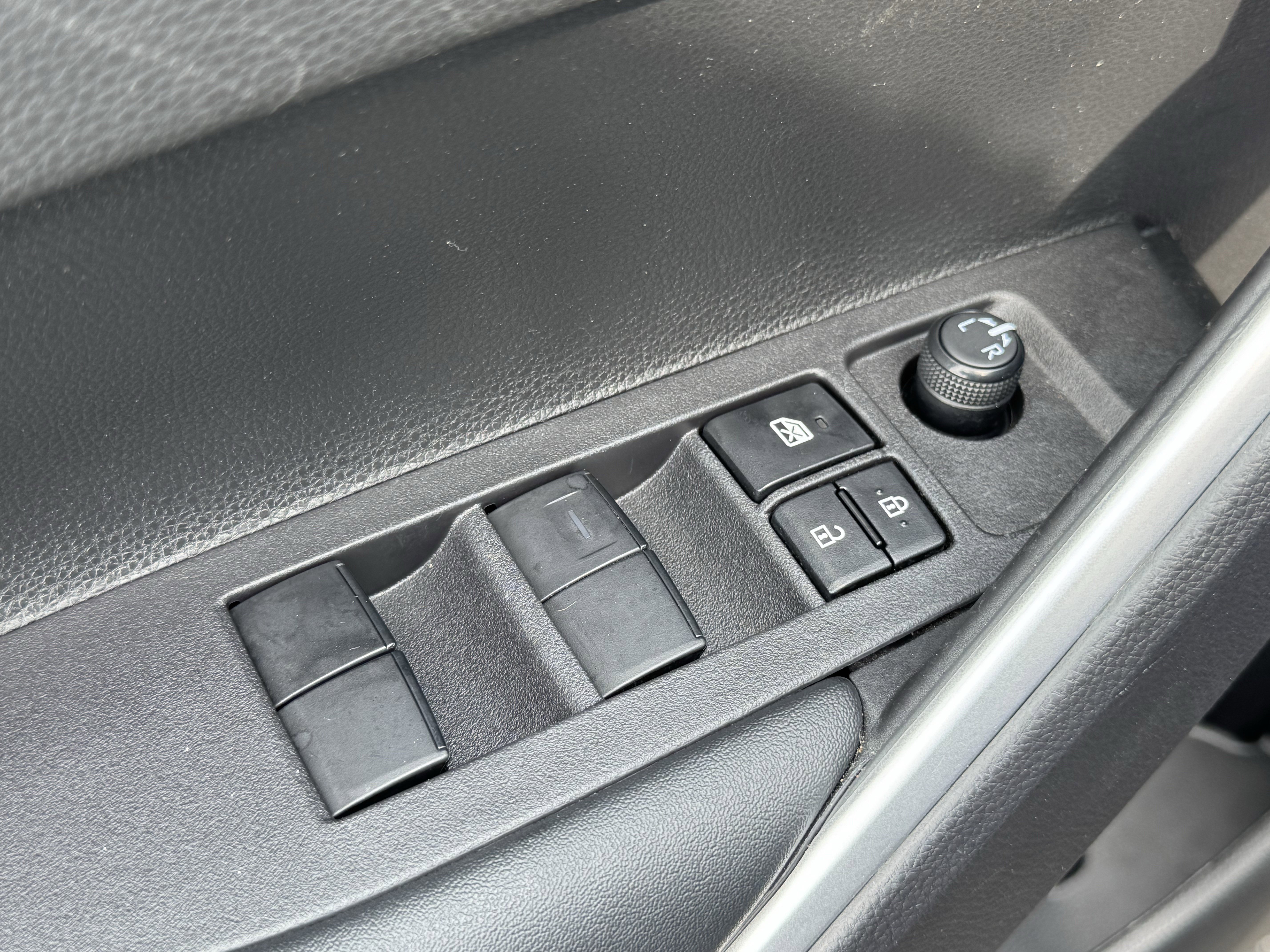 Used 2024 Toyota Corolla Cross XSE w/ Convenience Package image 24