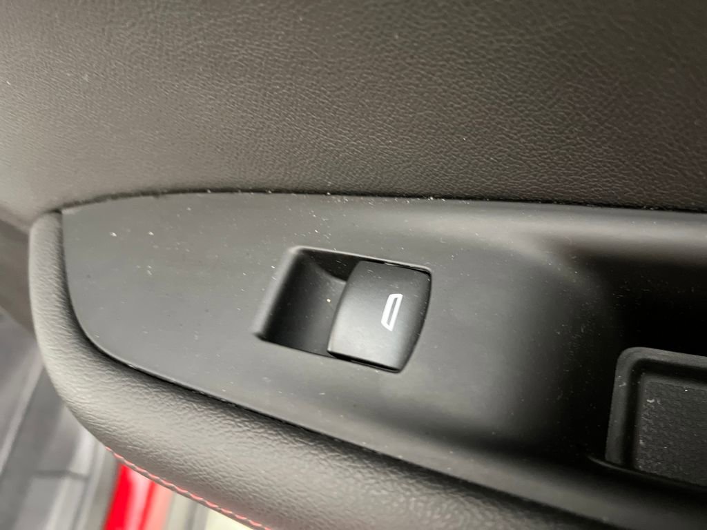 Used 2025 Chevrolet Blazer RS image 21