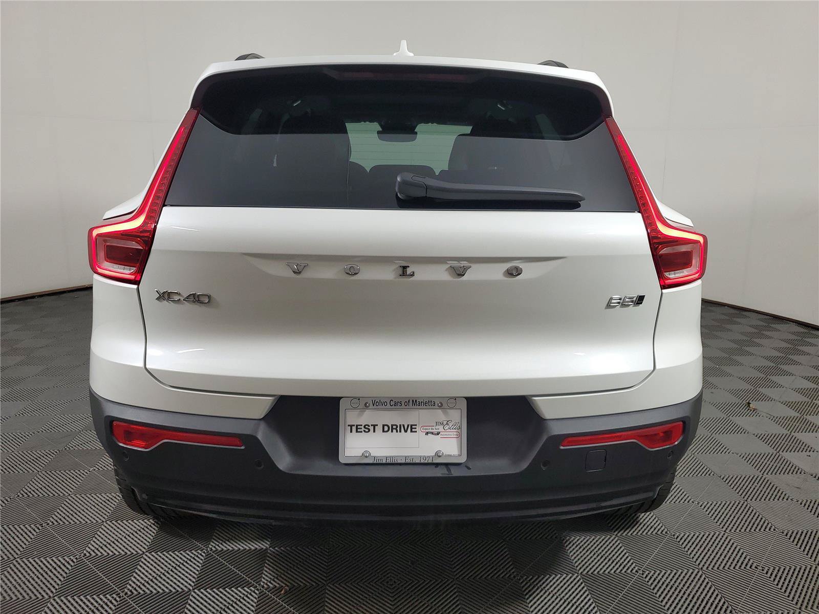 New 2026 Volvo XC40 B5 Plus w/ Protection Package Premier AWD/4WD image 5