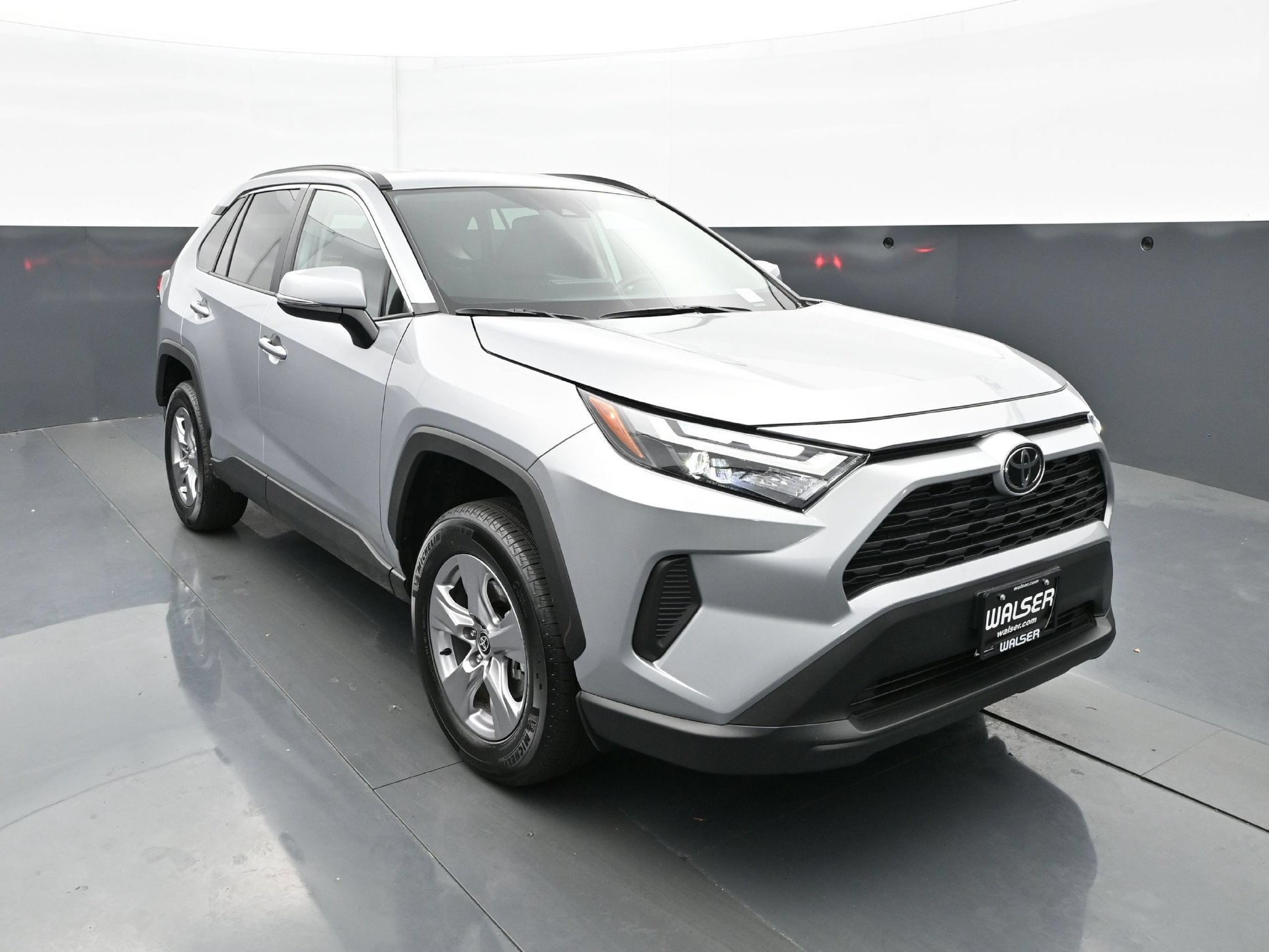Used 2025 Toyota RAV4 XLE AWD/4WD image 11