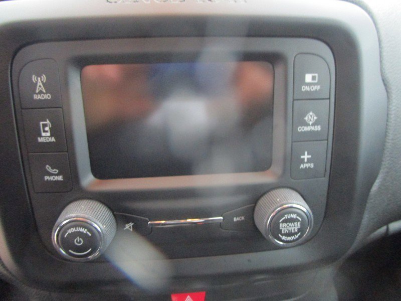 Used 2017 Jeep Renegade Latitude image 27