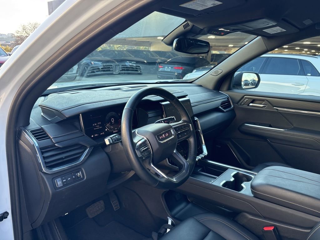 Used 2024 GMC Acadia Elevation image 12