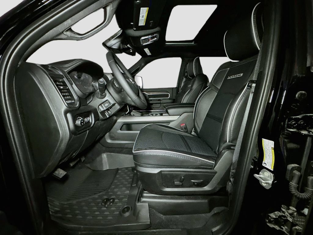 New 2026 RAM 2500 Laramie AWD/4WD image 15