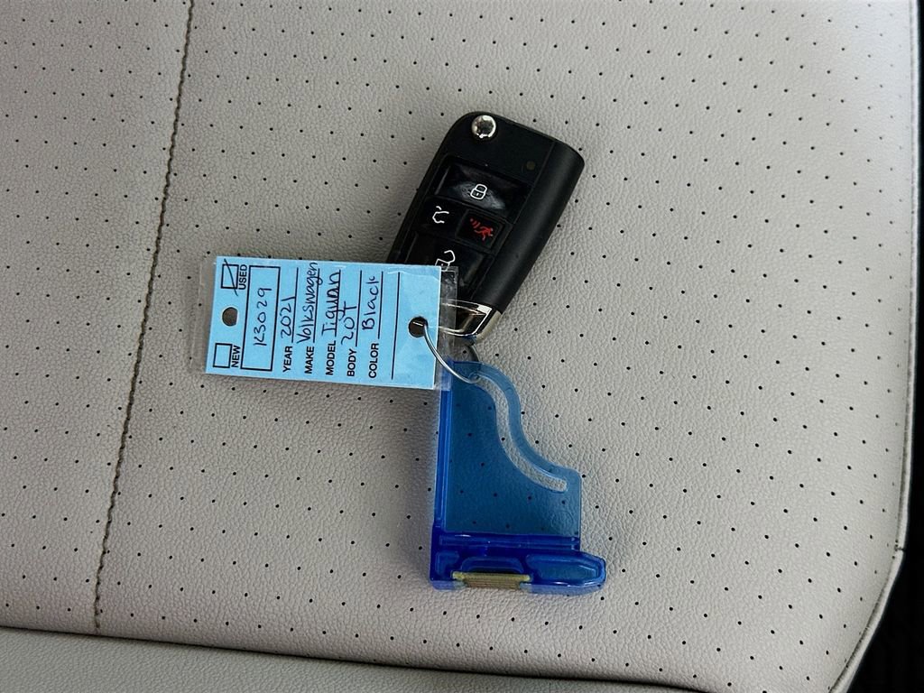 Used 2021 Volkswagen Tiguan SE R-Line image 35