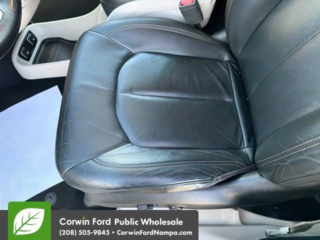 Used 2017 Chrysler Pacifica Touring-L FWD image 23