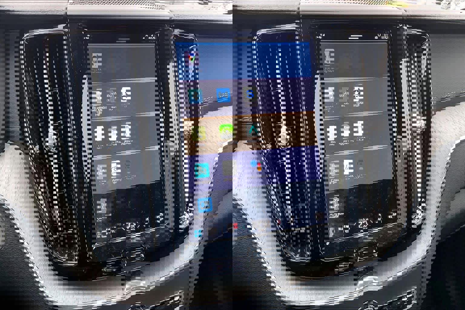 Used 2025 Volvo XC60 B5 Ultra w/ Protection Package Premier image 35