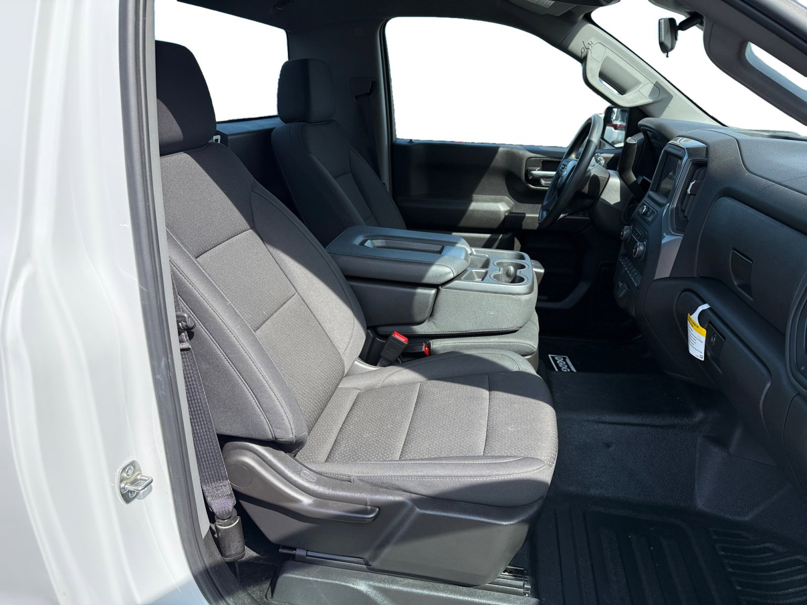 Used 2025 Chevrolet Silverado 1500 W/T image 17