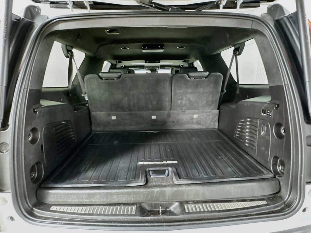 Used 2016 Cadillac Escalade ESV Platinum RWD image 33