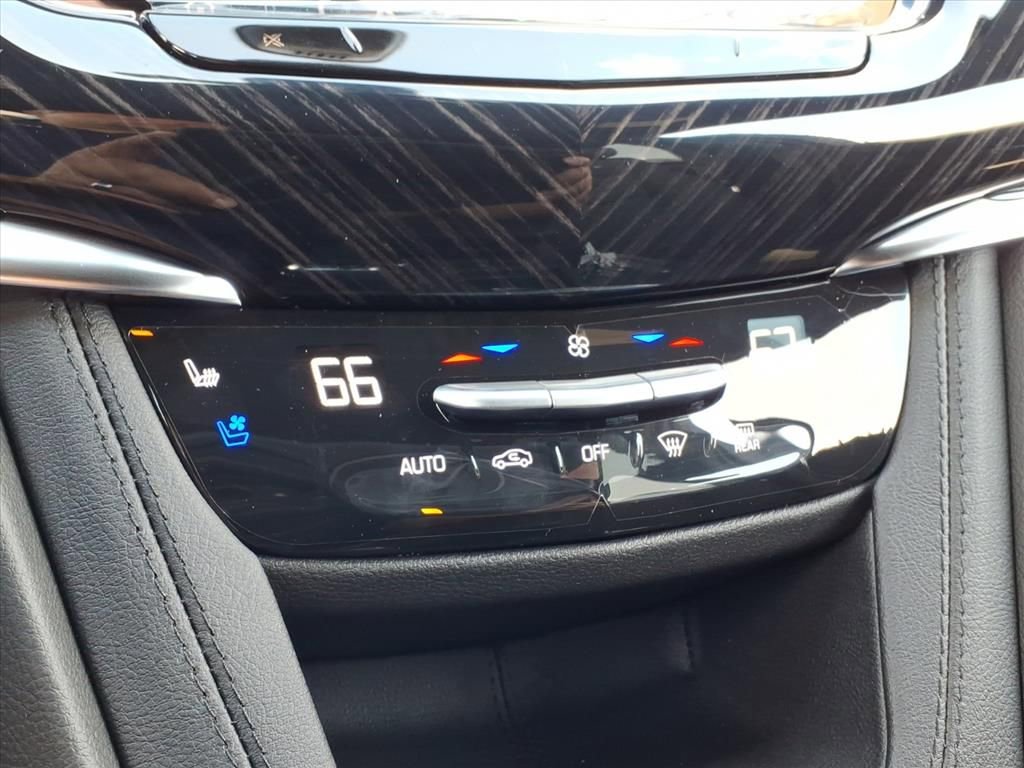 Used 2025 Cadillac XT6 Premium Luxury w/ Technology Package image 19