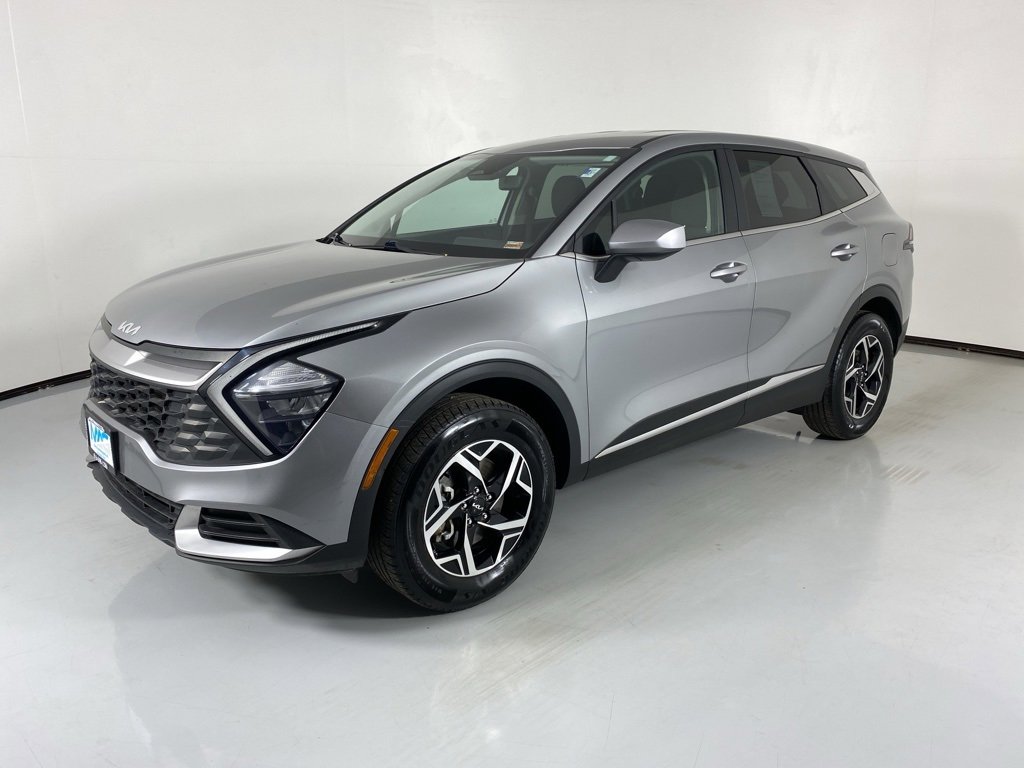Used 2023 Kia Sportage LX image 3