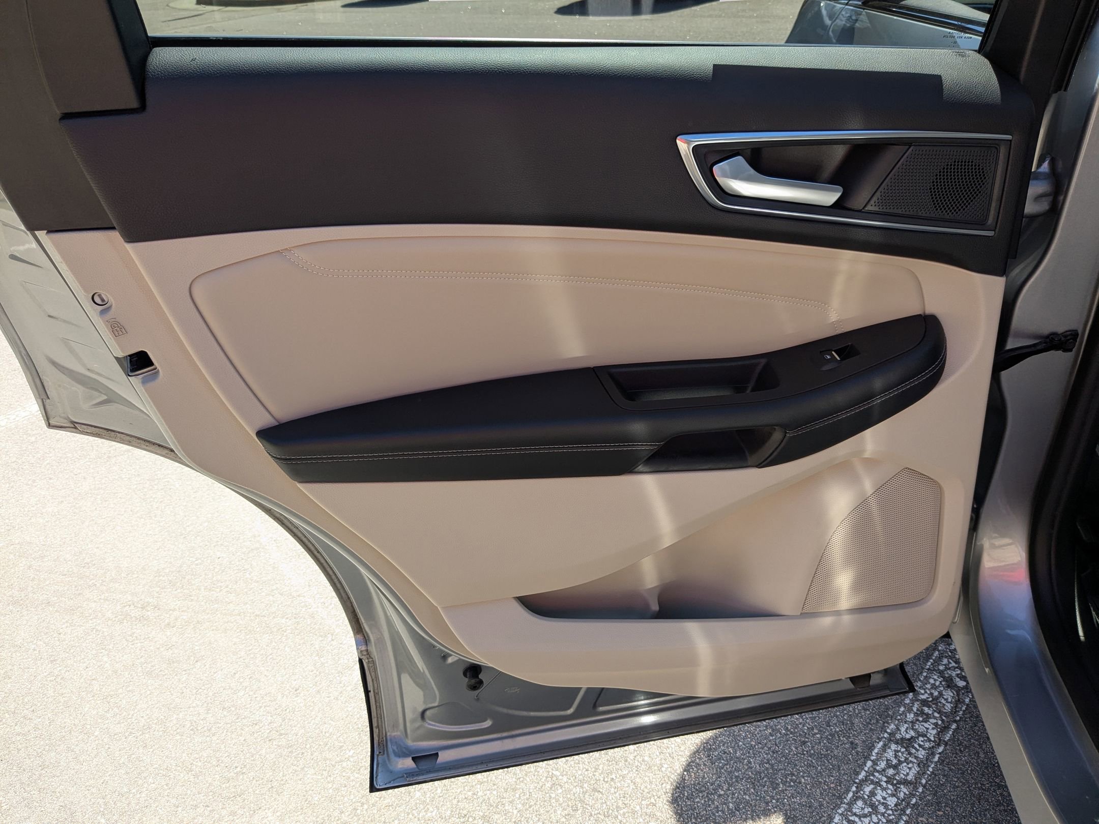 Used 2023 Ford Edge Titanium image 35