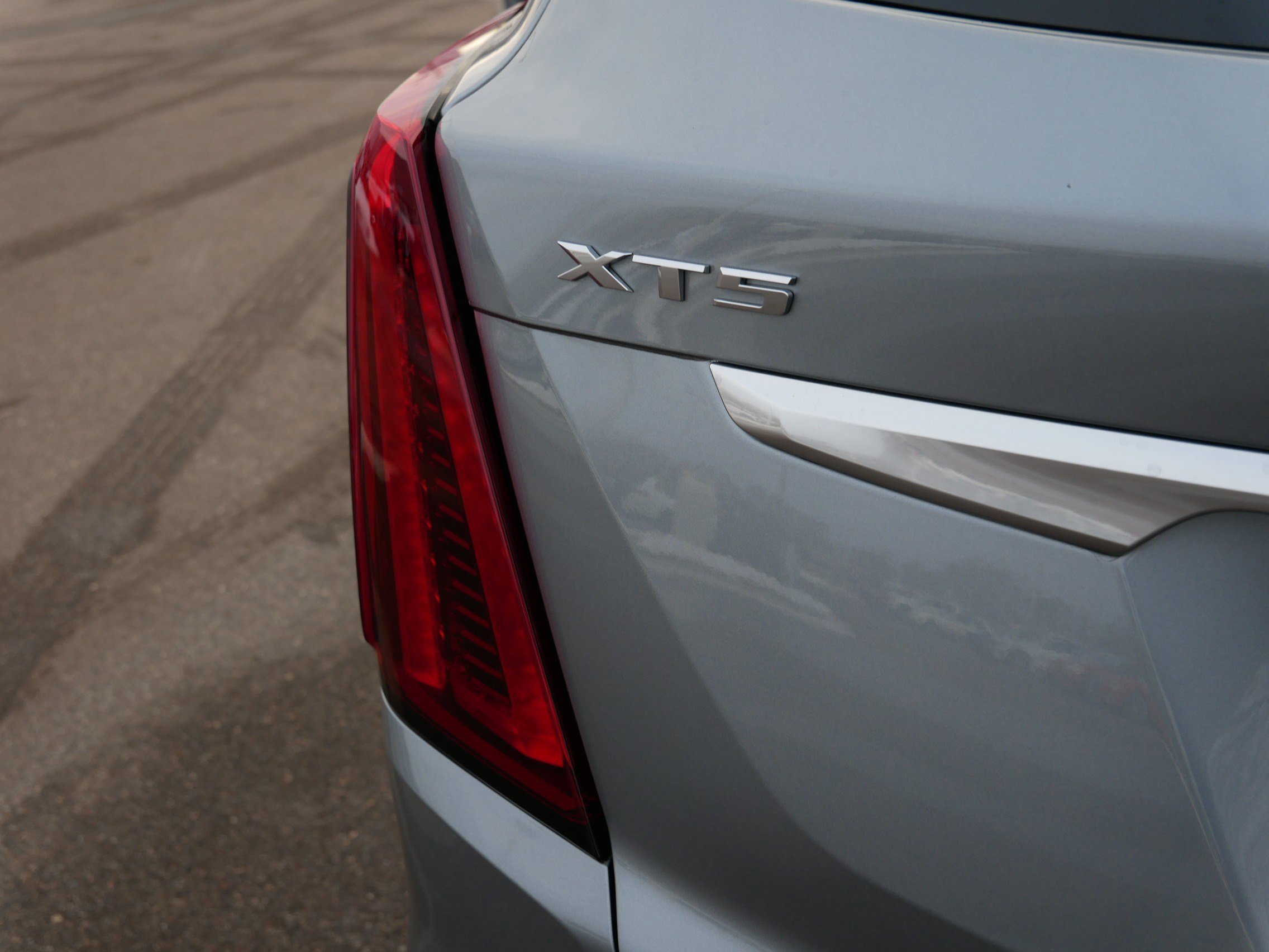 Certified 2025 Cadillac XT5 Premium Luxury image 17