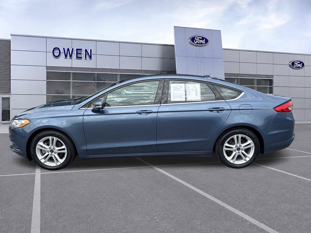 Used 2018 Ford Fusion SE FWD image 2