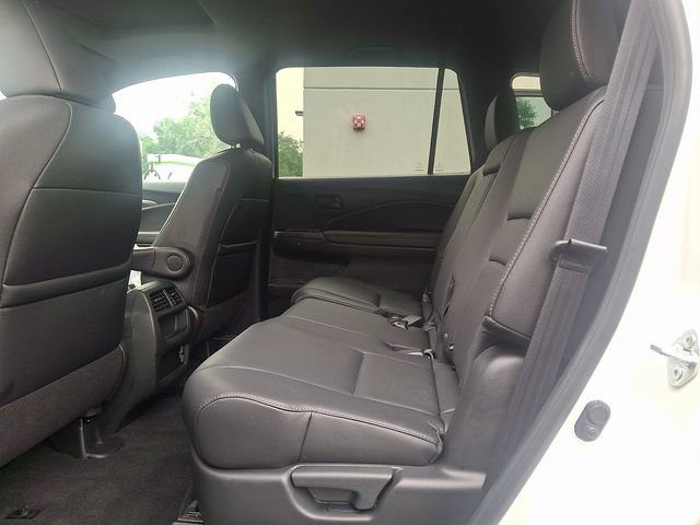 Used 2023 Honda Passport EX-L image 10