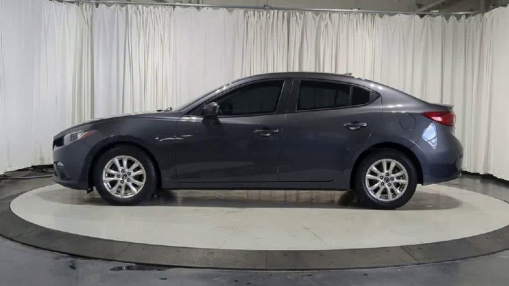 Used 2015 MAZDA MAZDA3 i Touring w/ Technology Package image 6