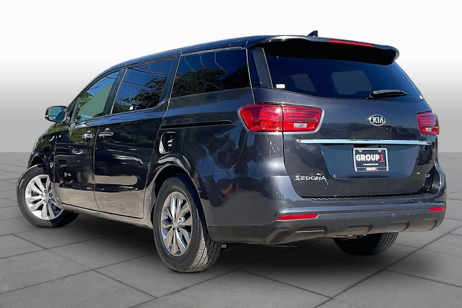 Used 2021 Kia Sedona LX FWD image 12