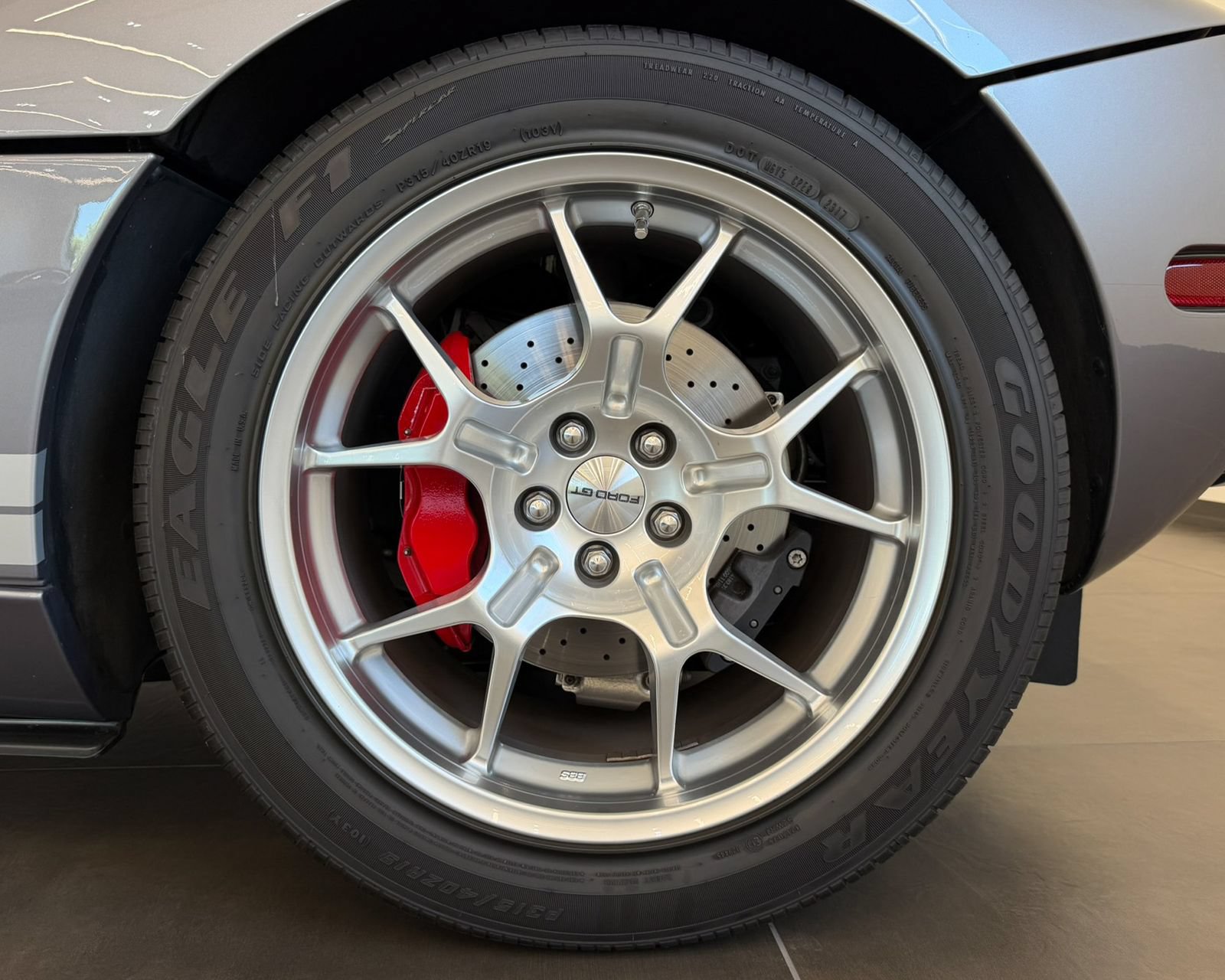 Used 2006 Ford GT RWD image 56