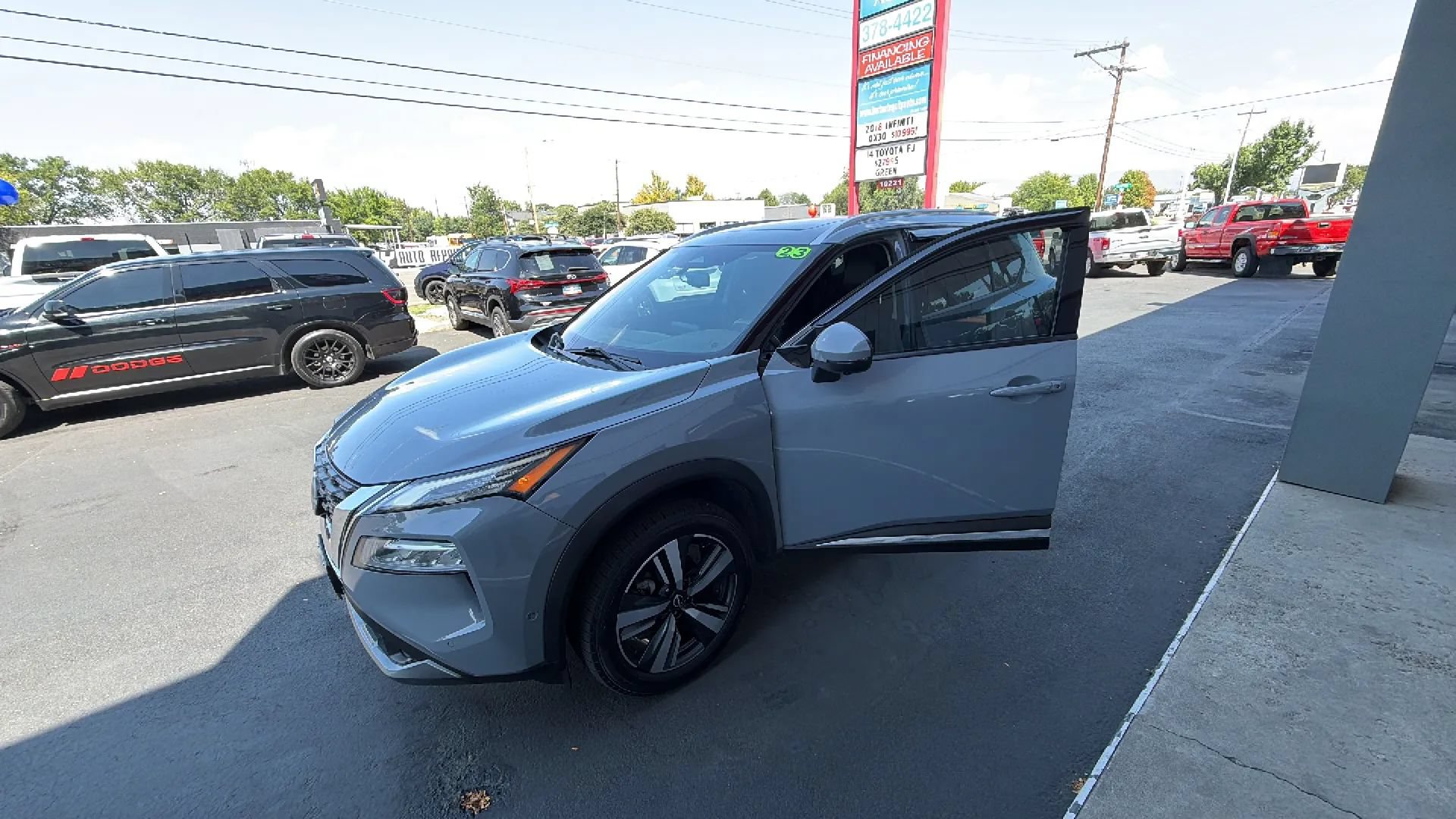 Used 2023 Nissan Rogue SL w/ SL Premium Package AWD/4WD image 16