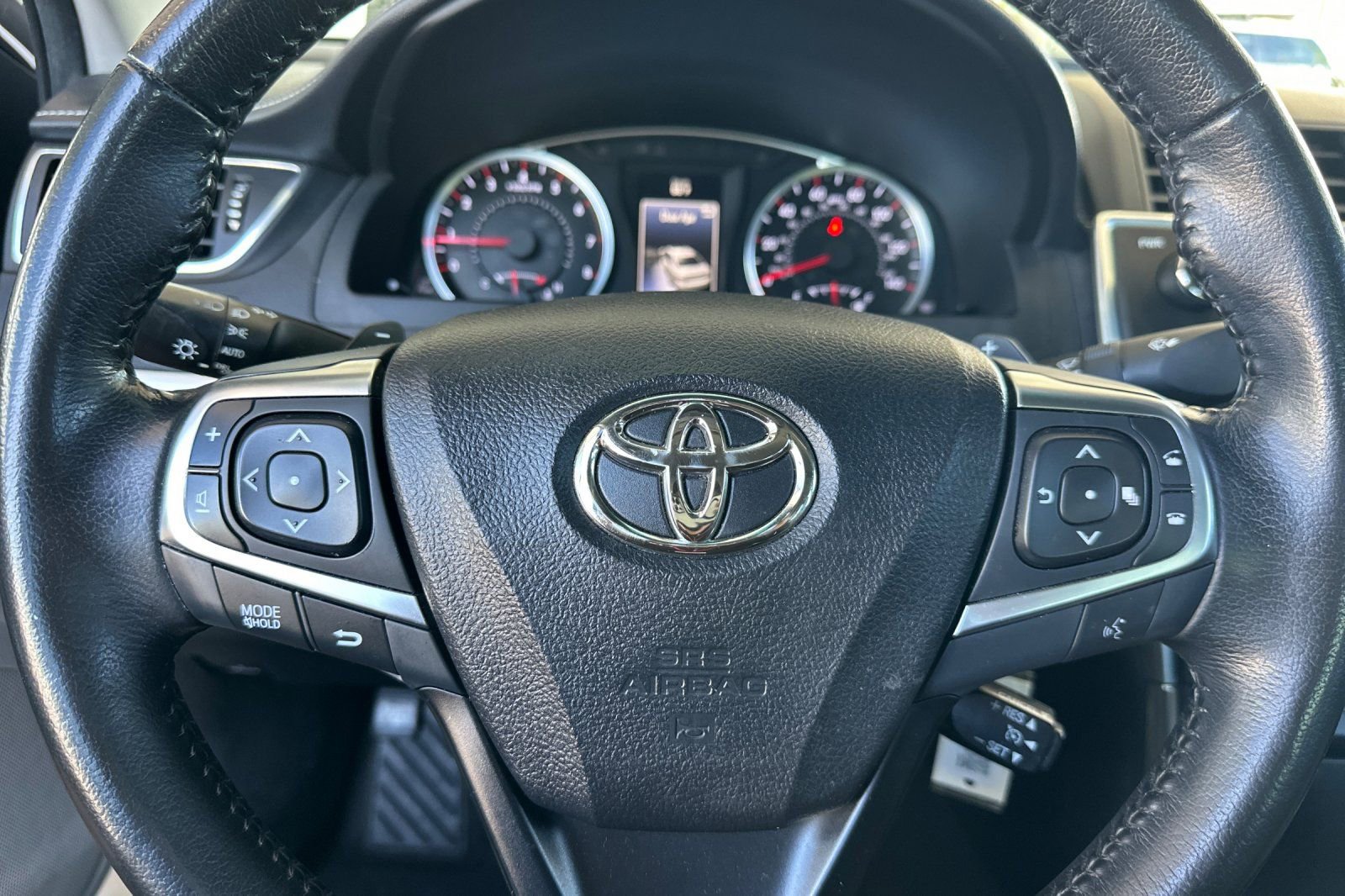 Used 2016 Toyota Camry SE image 33