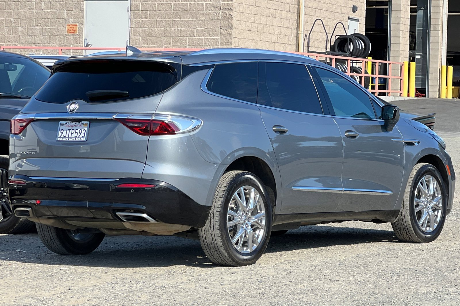 Used 2023 Buick Enclave Premium image 4