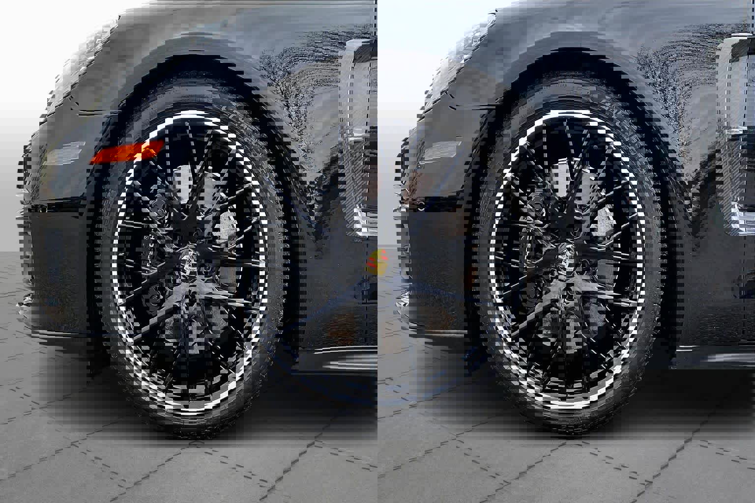 Used 2023 Porsche Panamera 4 Platinum Edition image 10