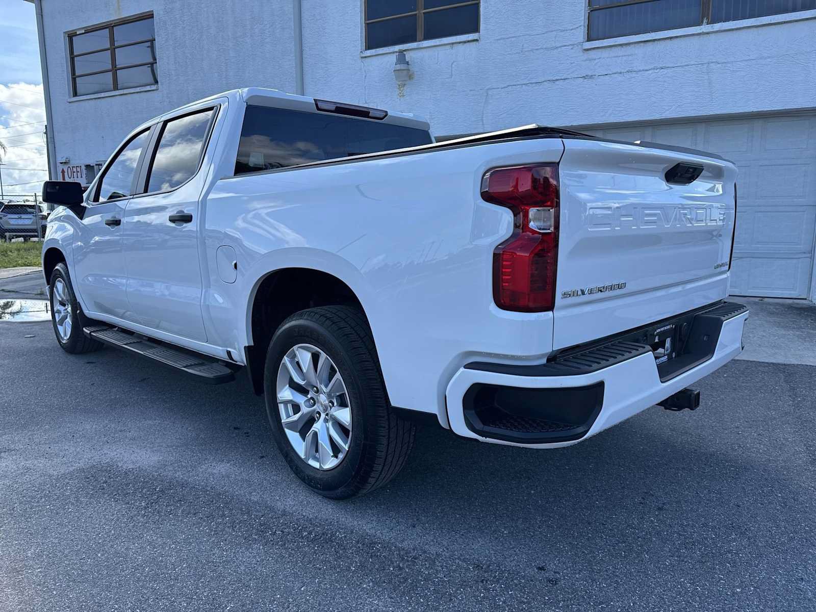 Used 2024 Chevrolet Silverado 1500 Custom RWD image 4