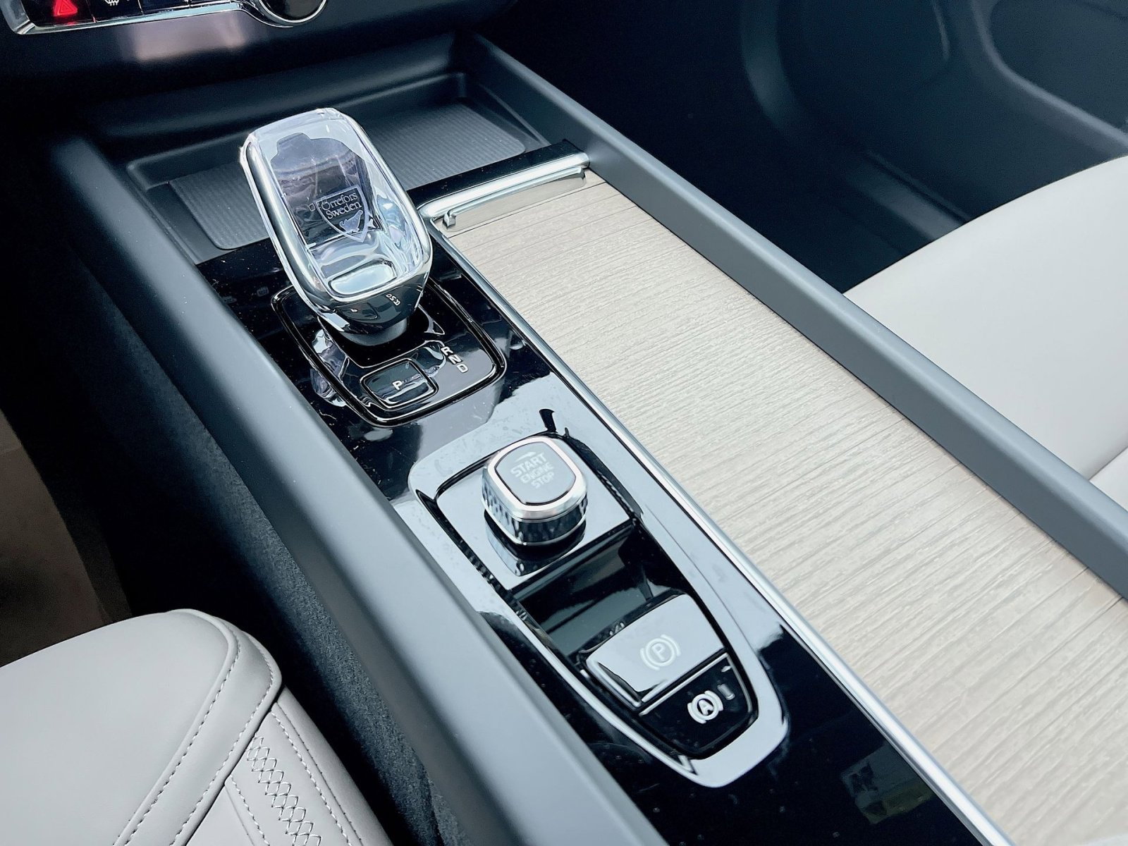 New 2026 Volvo XC60 B5 Plus w/ Protection Package Premier image 22