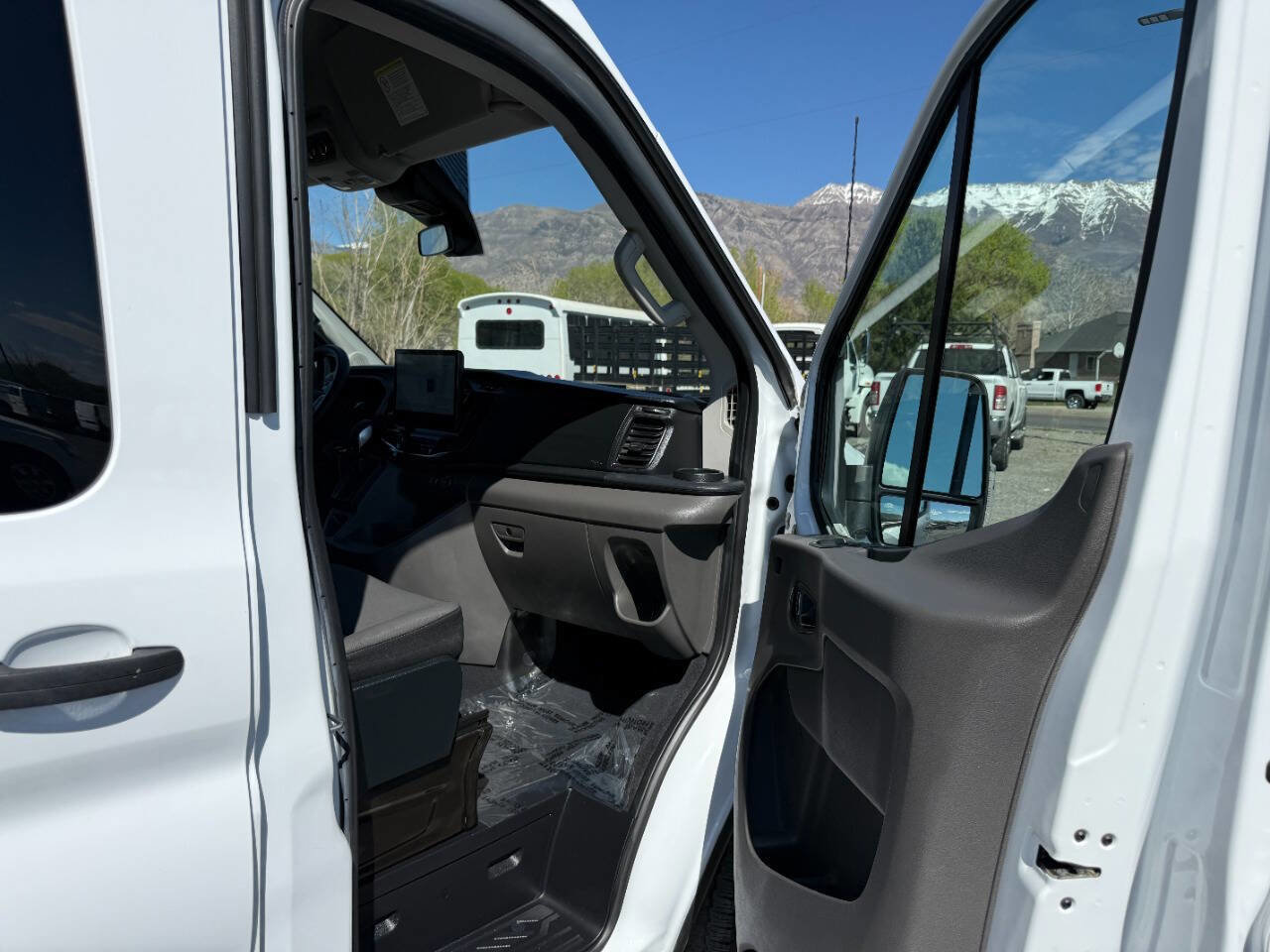 Used 2023 Ford Transit 350 XLT RWD image 17