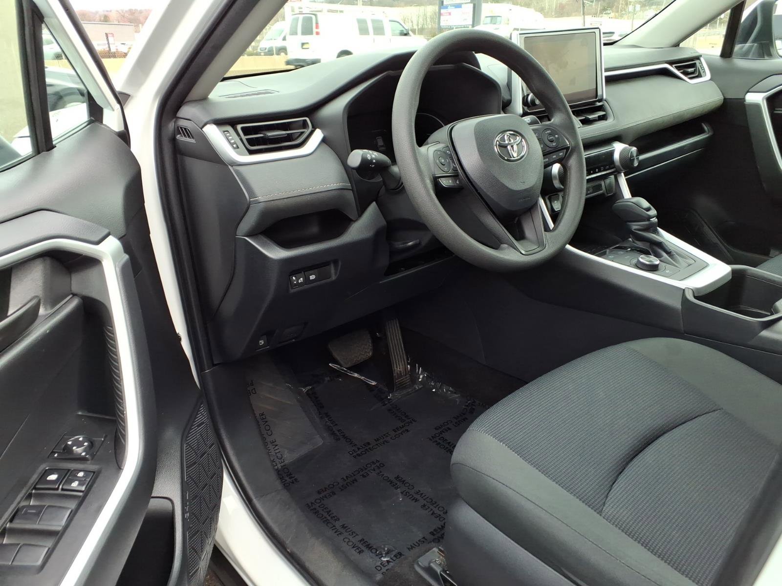 Certified 2024 Toyota RAV4 LE AWD/4WD image 15