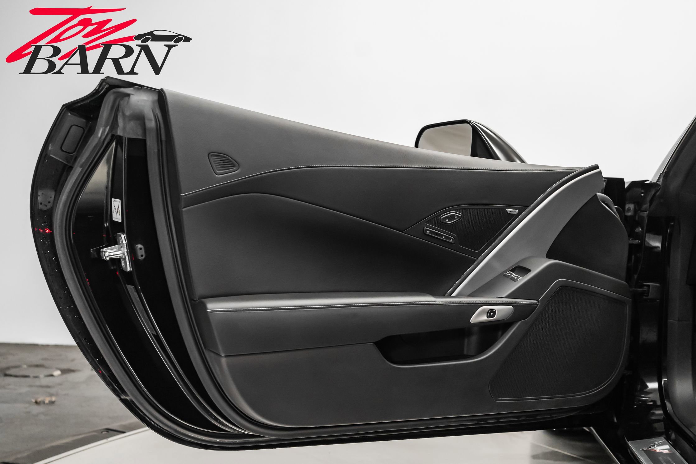 Used 2014 Chevrolet Corvette Z51 w/ 2LT Preferred Equipment Group image 28