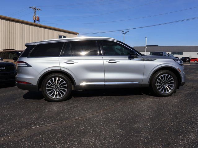 Used 2020 Lincoln Aviator Reserve w/ Equipment Group 201A image 8