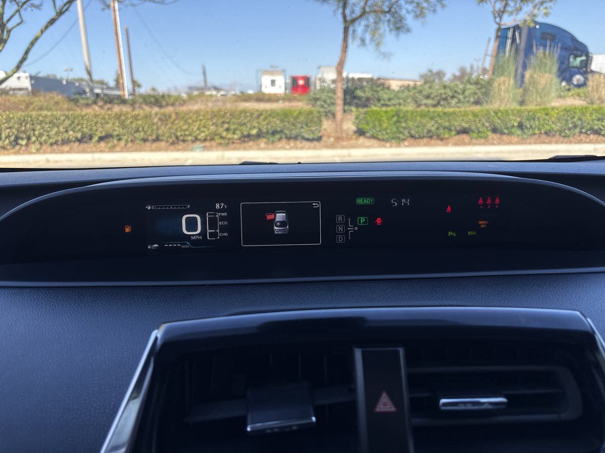 Used 2018 Toyota Prius Two w/ Prius Two Safety Plus Package FWD image 22