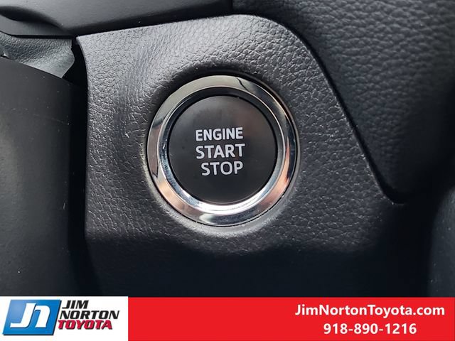 Used 2025 Toyota RAV4 XLE w/ Convenience Package FWD image 23