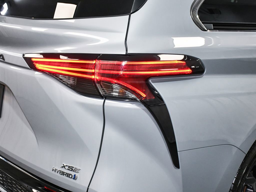 Used 2024 Toyota Sienna XSE image 75