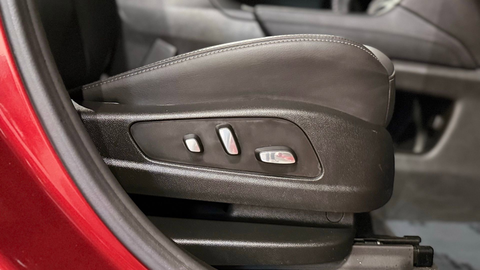 Used 2023 Cadillac XT6 Sport image 58