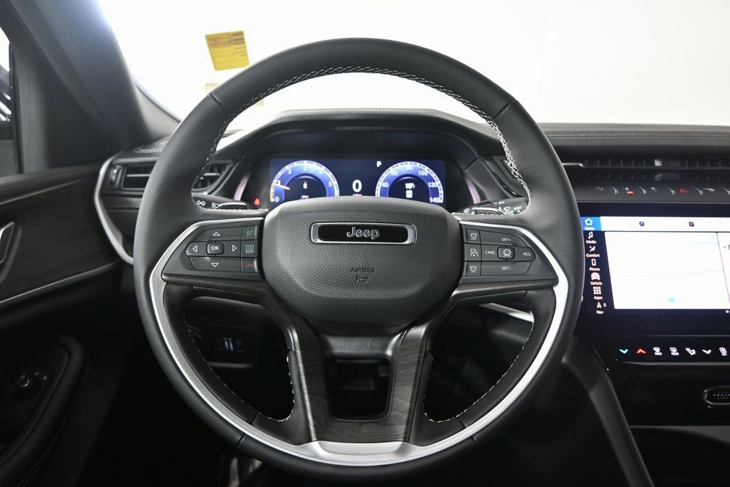 New 2026 Jeep Grand Cherokee Laredo image 33