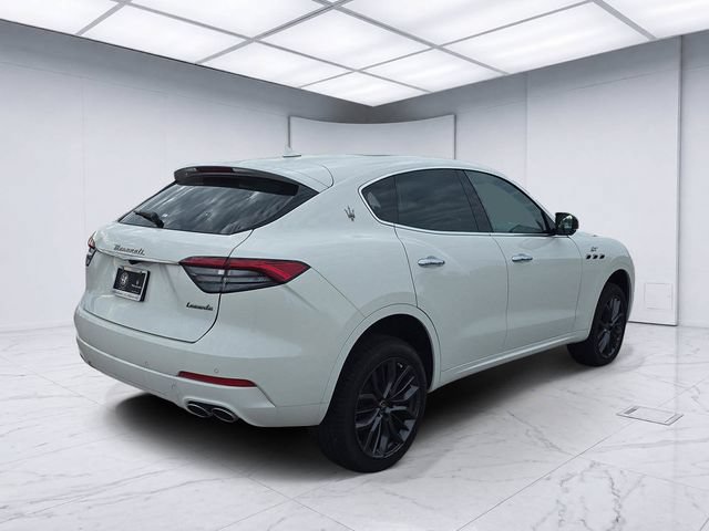 New 2024 Maserati Levante GT Ultima AWD/4WD image 4
