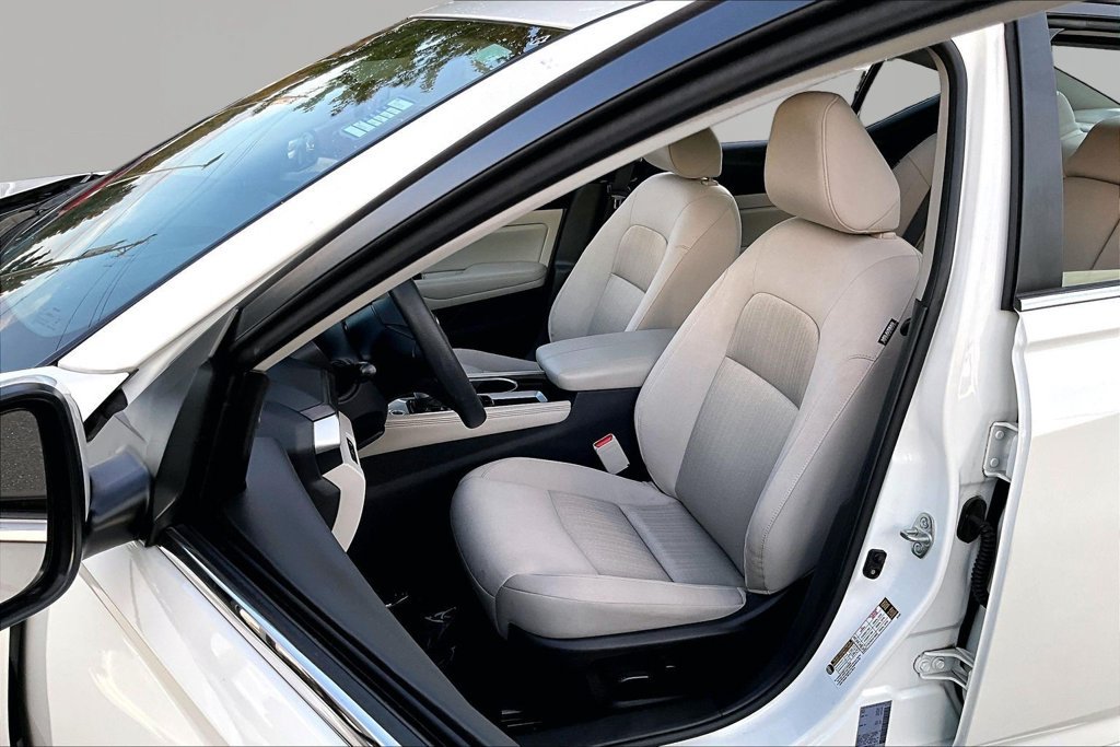 Used 2023 Nissan Altima 2.5 SV FWD image 18