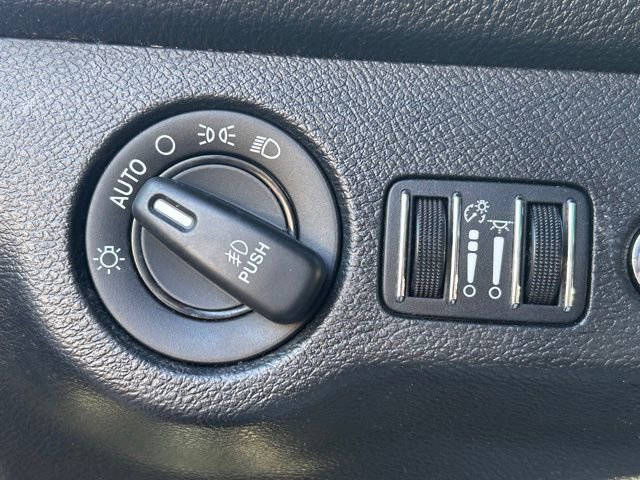 Used 2017 Dodge Challenger R/T image 23