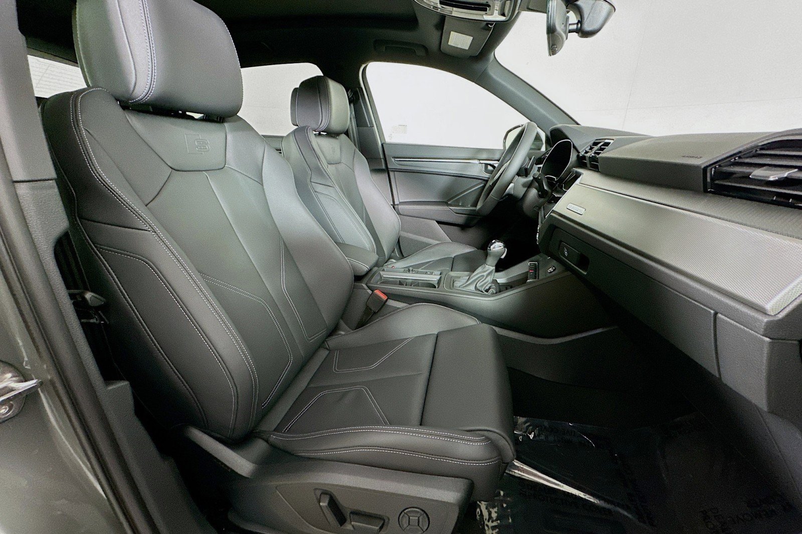 New 2025 Audi Q3 2.0T Premium image 8