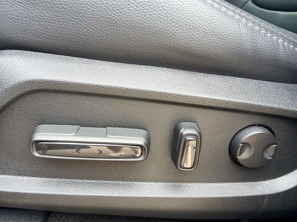 Used 2023 Honda Pilot EX-L image 11